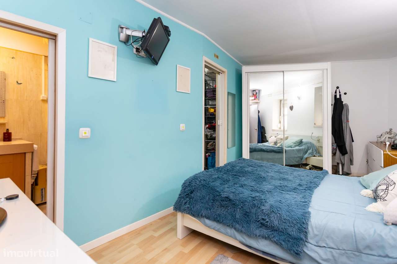 Moradia independente na Rua da Escola Nova-31