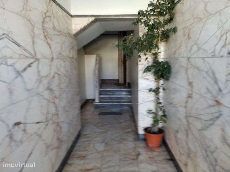 Apartamento T1+1, com 56,72 m2, no centro de Linda-a-Velha. - Grande imagem: 5/8