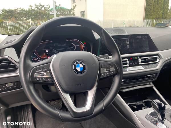 BMW Seria 3 318i Advantage sport - 12