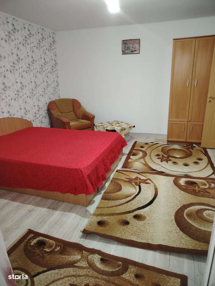 Vând garsoniera Mioveni-Robea, etaj 3,mobilată, 43mp - Imagine principală: 4/10