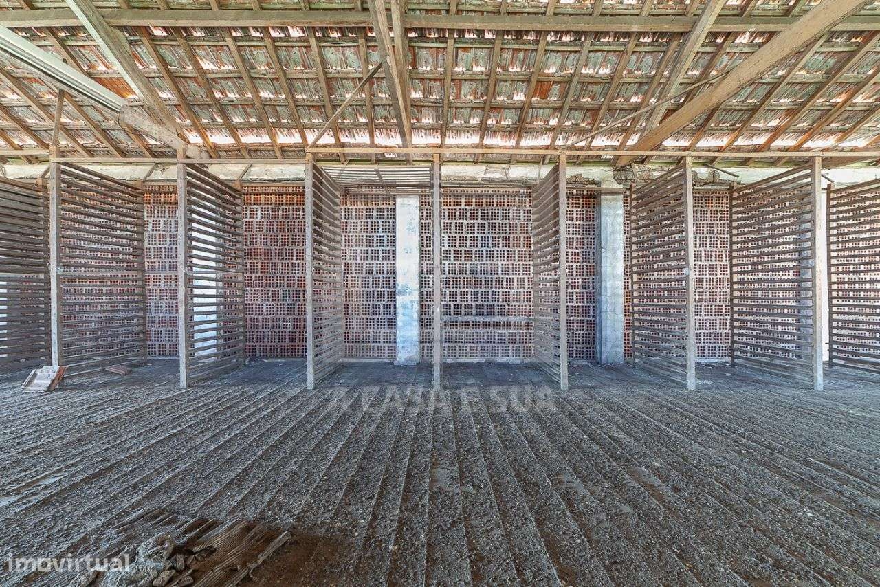 Armazém com 654 m2 em Rio Meão - Grande imagem: 4/15