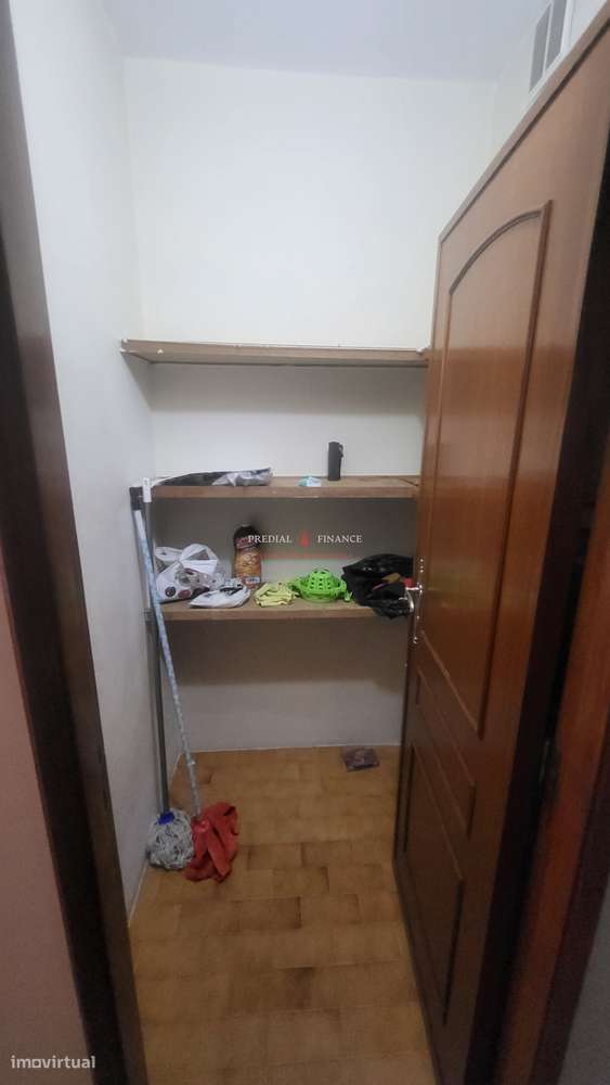 T2+1 Luminoso com Garagem Ampla em Ramalde – Zona em Valorização-7