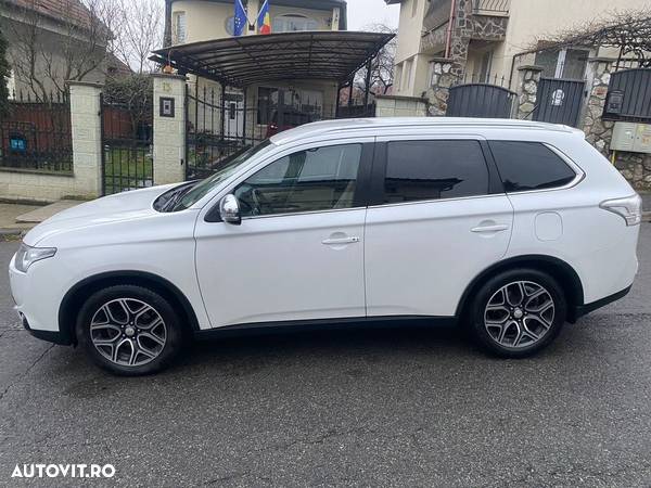 Mitsubishi Outlander 2.2 DI-D 4WD Automatik Diamant Edition+ - 22