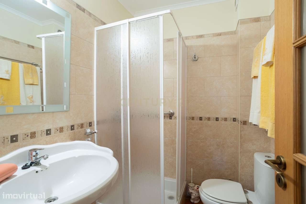 Moradia Tradicional T2 na Primeira Linha da Ria — Santa Luzia, Capital-18