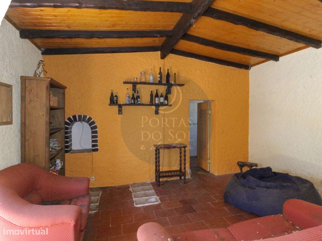 Moradia V2 Terreno Poço-13