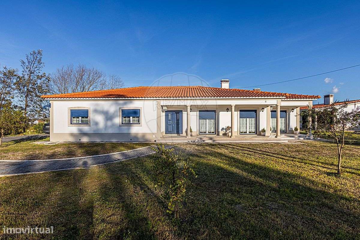 Moradia T4 para venda-0