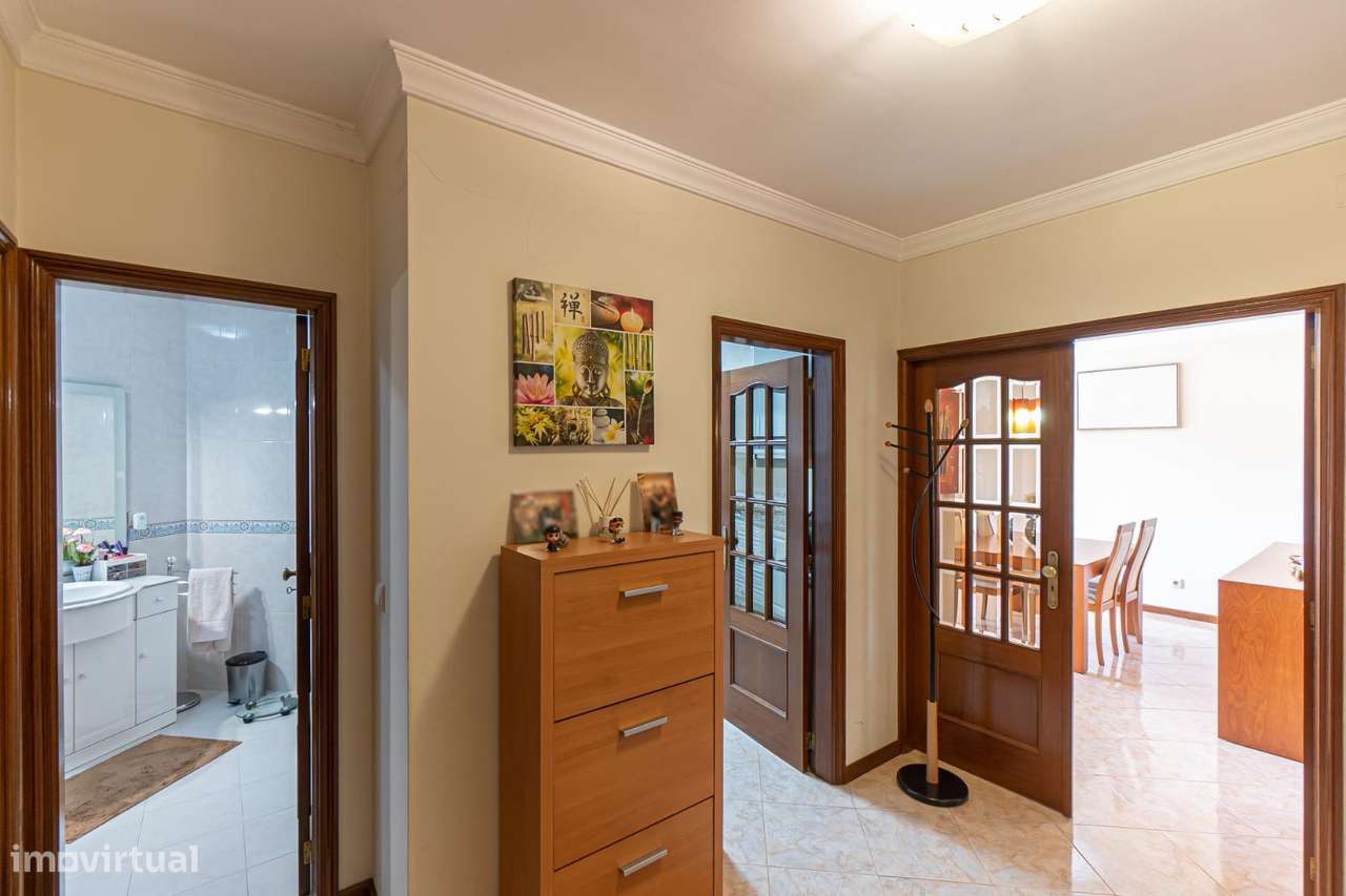 Oportunidade Imperdível, T3 Gondomar, condomínio Privado. Junto  Metro-10