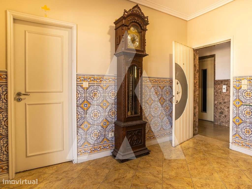 Apartamento T4 com Terraço de 90 m² no Centro de Aveiro-7