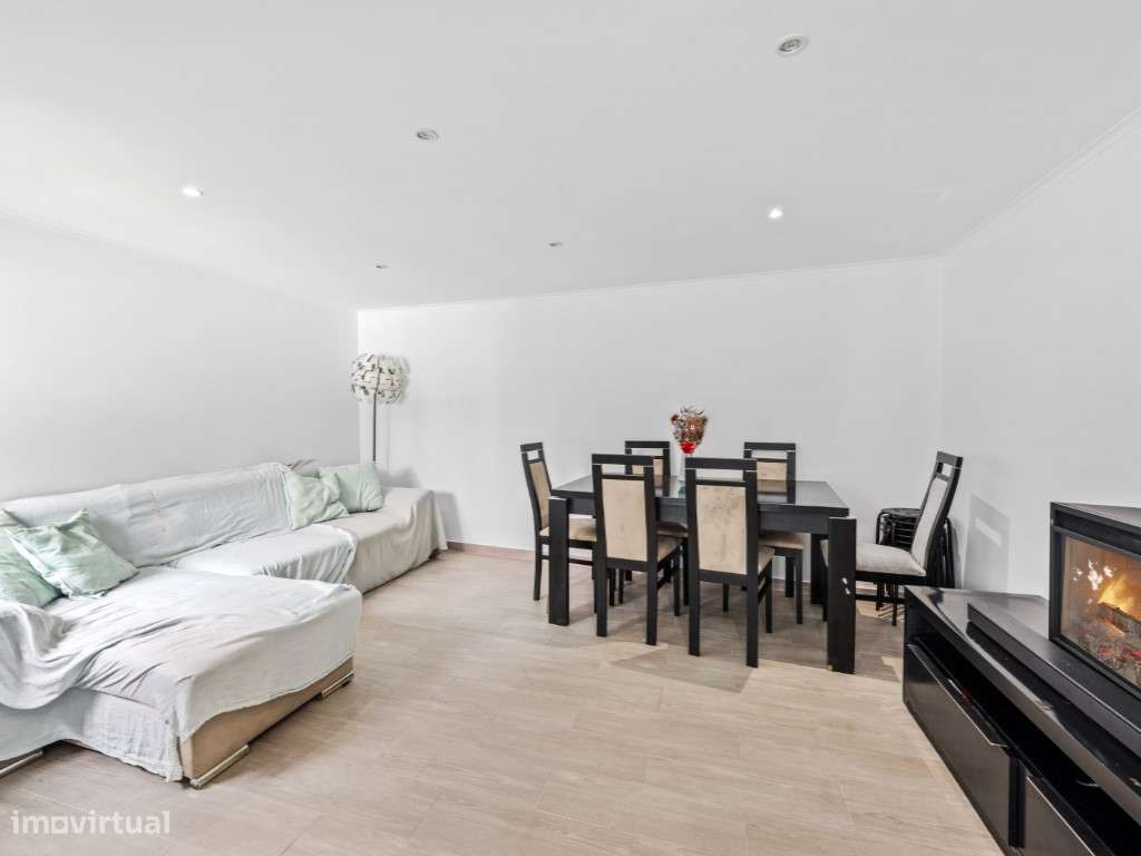 3 assoalhadas totalmente remodelado localizado junto ao 'Parque Cen...-16