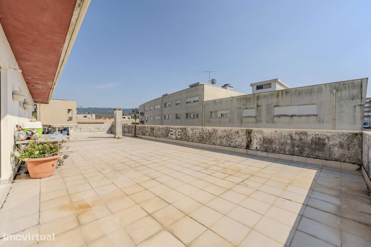 Apartamento T3 Duplex para venda na Rua Doutor José Vilaça, Braga-18