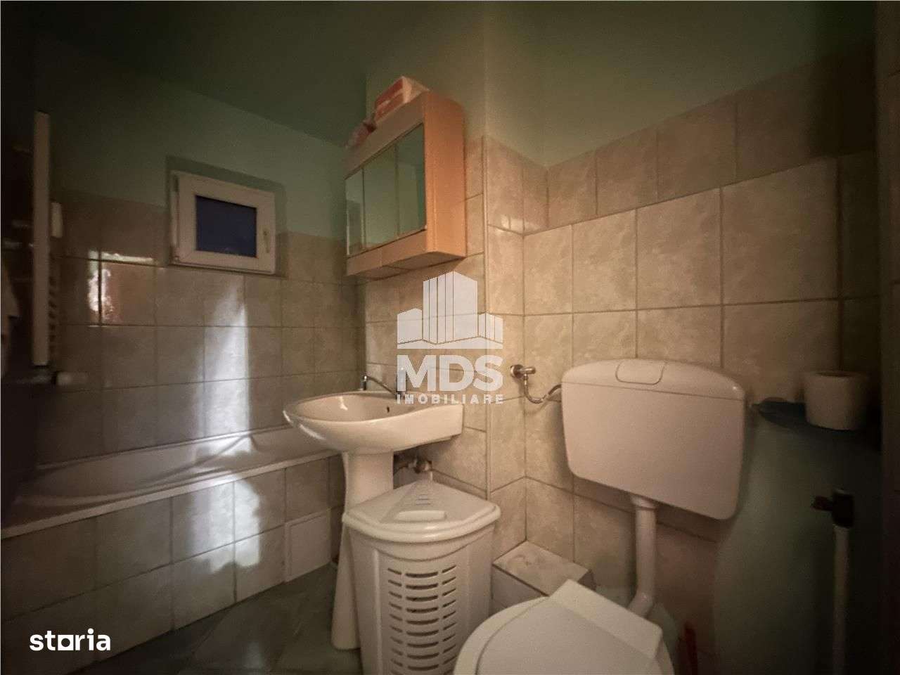 56mp, mobilat si utilat in bloc anvelopat lingă piata Doina-6