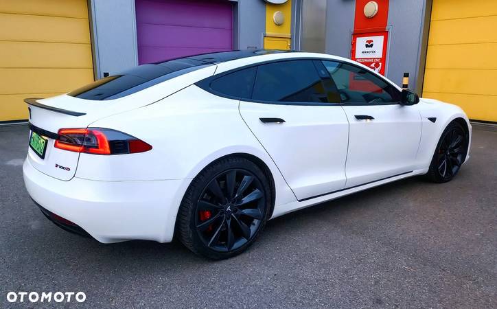 Tesla Model S Performance - 13