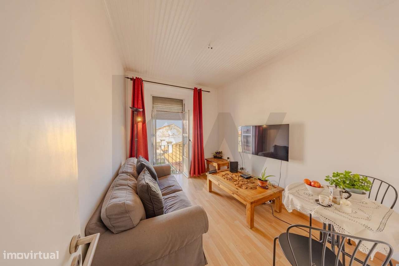 T2+1 Renovado com Vista Desafogada no Beco da Verónica | São Vicente - Grande imagem: 4/23