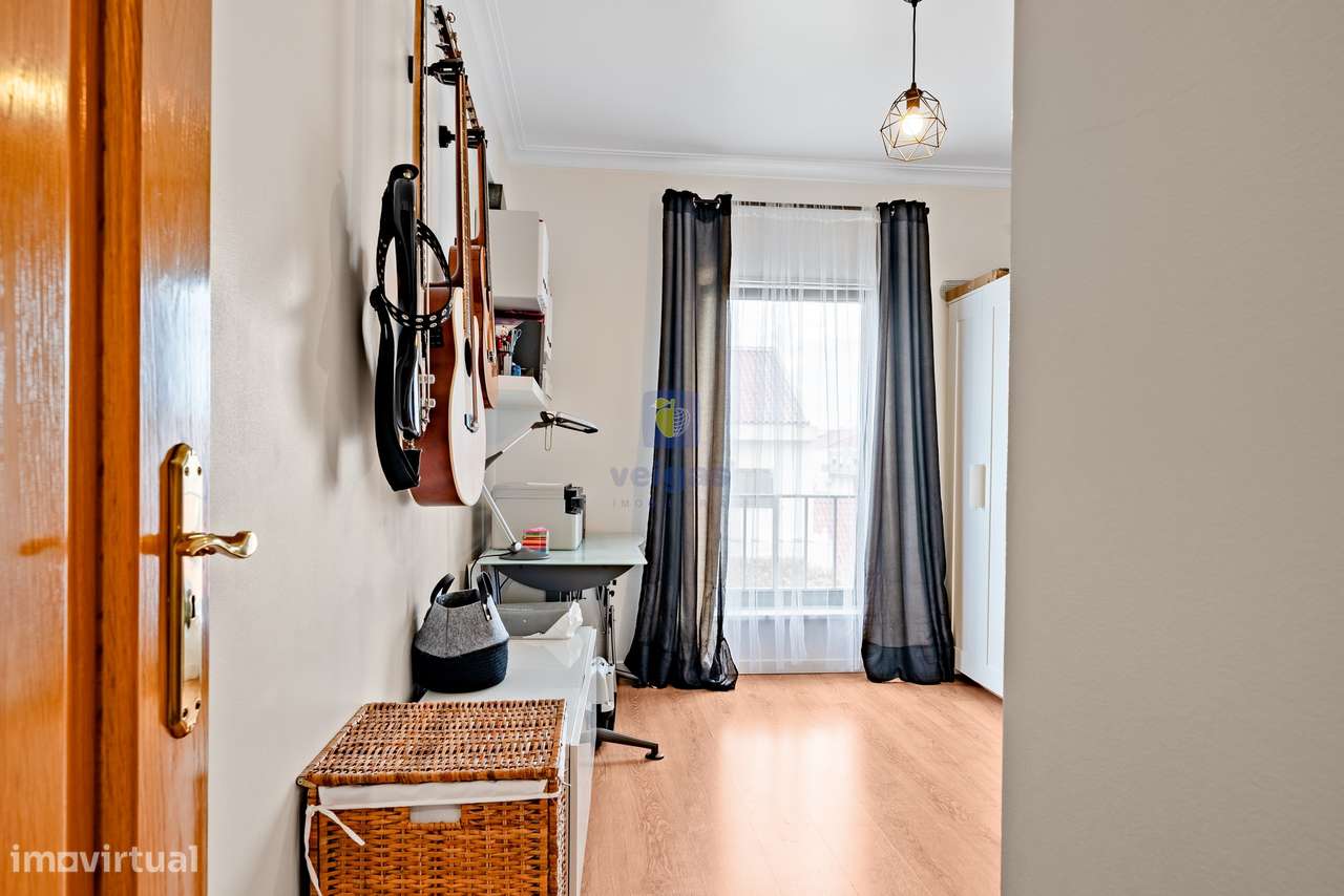 Apartamento T3 com garagem na Baixa da Banheira-11