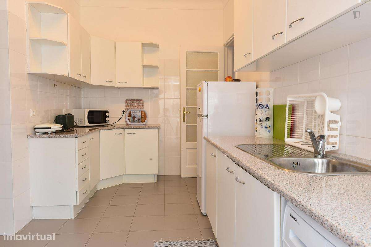 Quarto - localizado em Alameda Lisbon - Grande imagem: 5/14