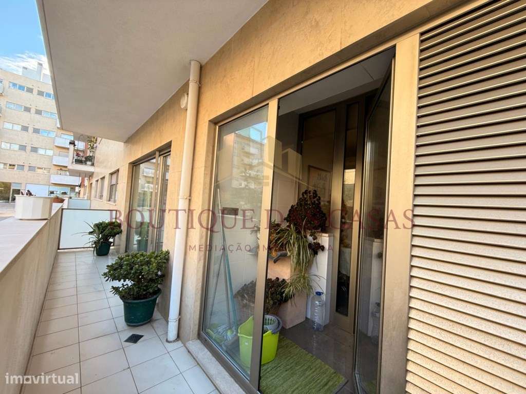 Apartamento T1 com Varanda e Garagem - Canidelo-5