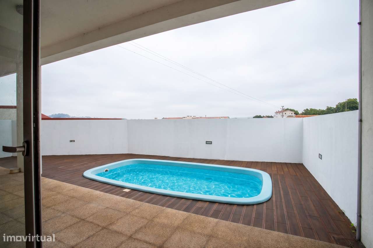 Moradia Geminada V4 c/ Piscina e Vistas Rio Douro em Oliveira do Douro-44