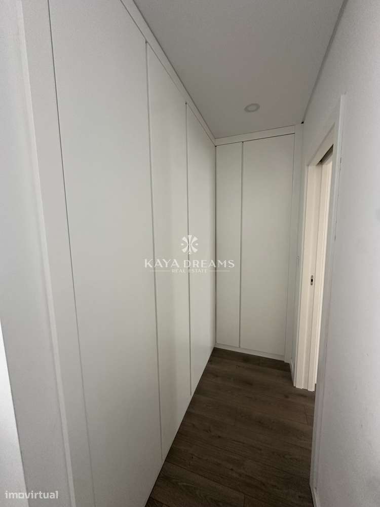 Moradia Semi Nova T4 de Luxo em Famões, a um Passo de Lisboa-23