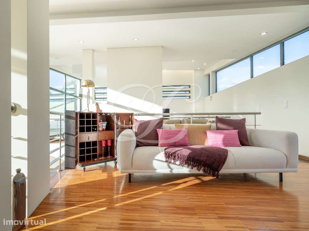 Moradia T4+1 com piscina, jardim relvado e área de barbecue | Cascais-15