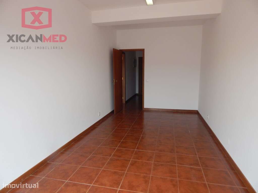 Escritório e Serviços - Grande imagem: 5/24