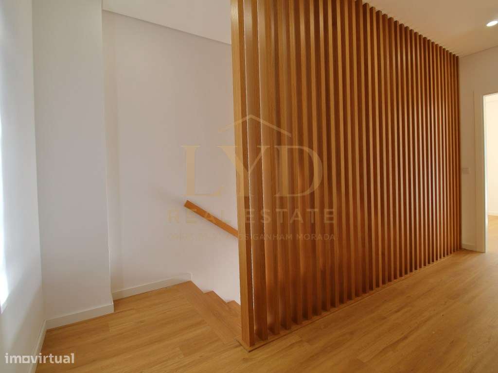 Moradia T3 + 1 Recezinhos (S.Mamede)-8