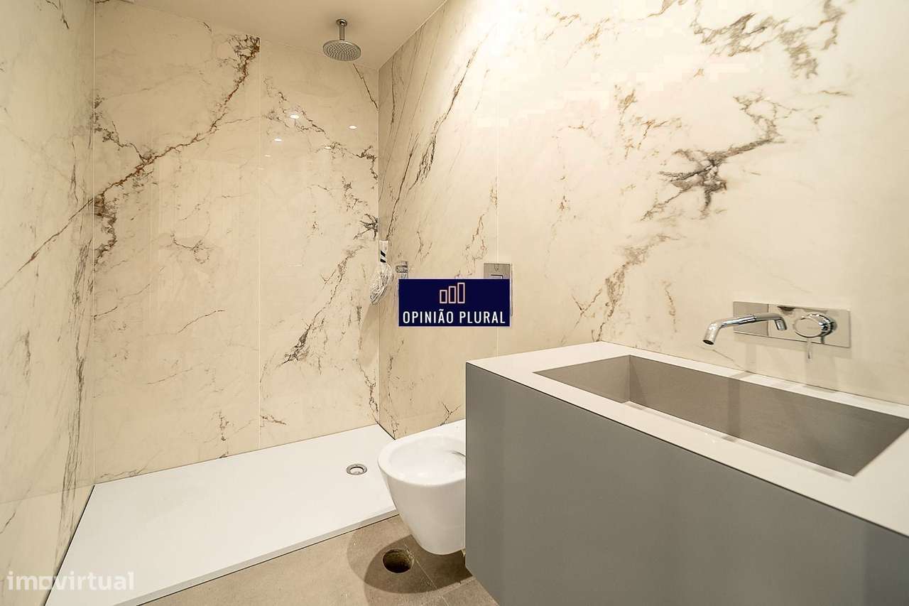Moradia T4 Espaçosa com Escritório e Piscina Pronta a Habitar-30