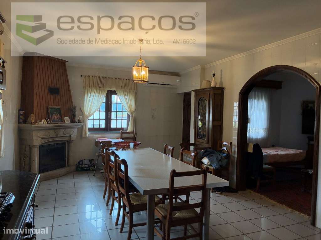 Moradia V4 em Valverde - Grande imagem: 4/52