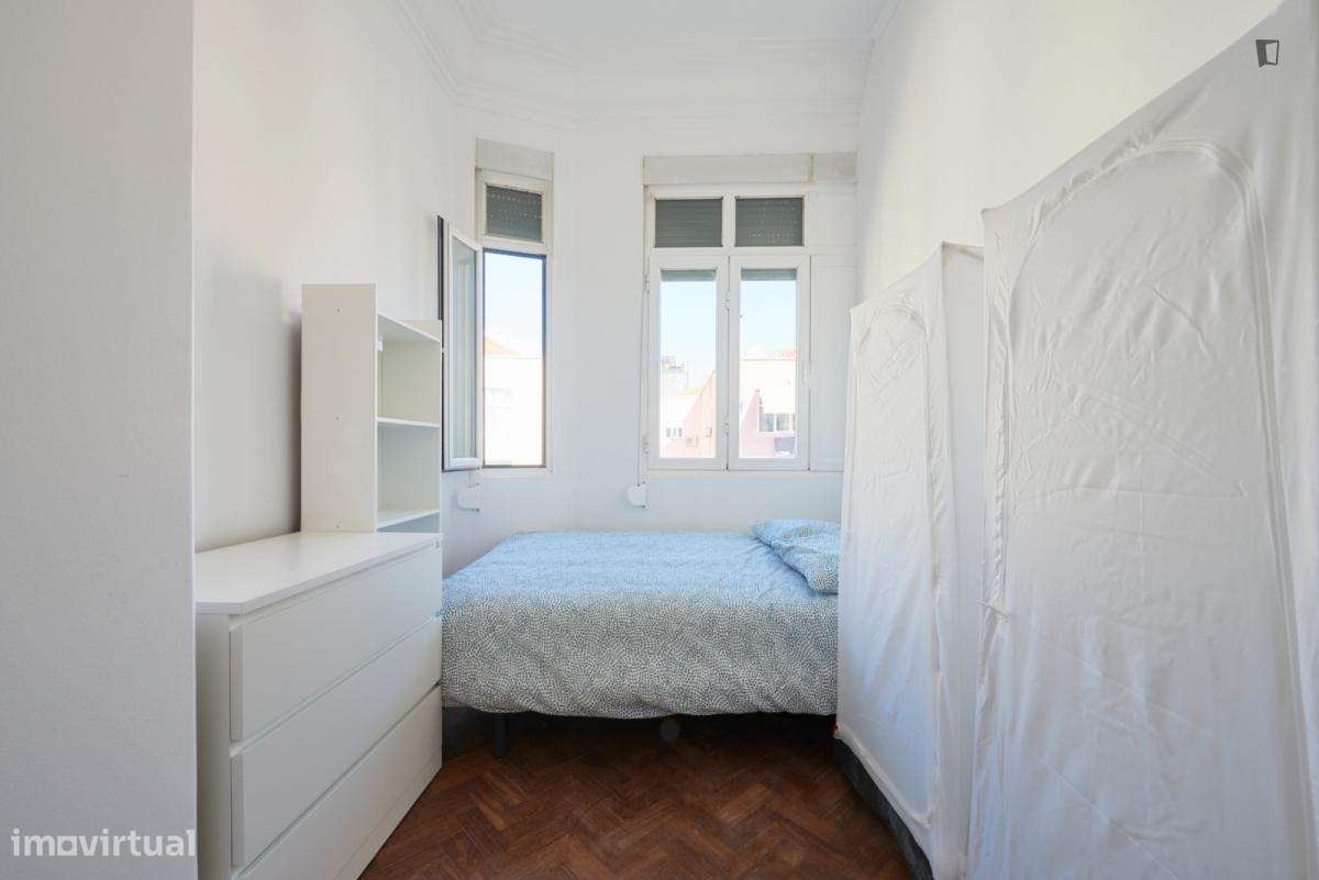 Quarto - localizado em Marquês de Pombal Lisbon - Grande imagem: 4/6