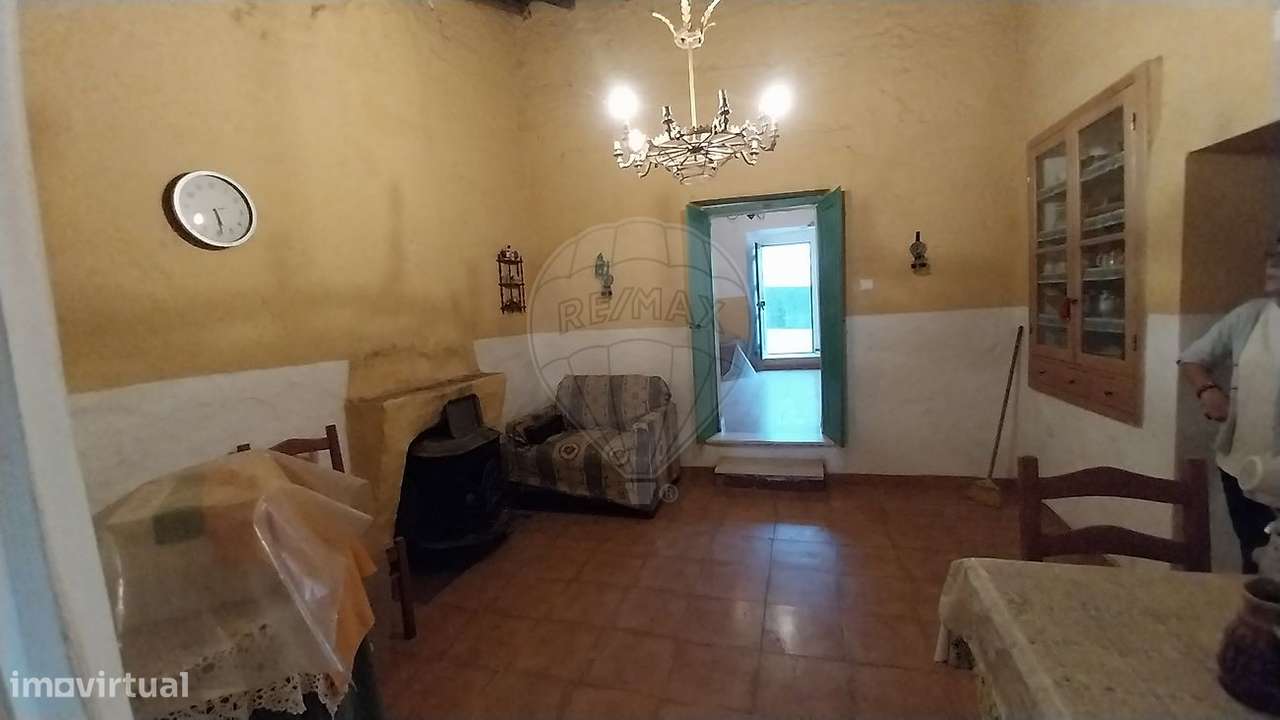 Moradia T2 para venda-6