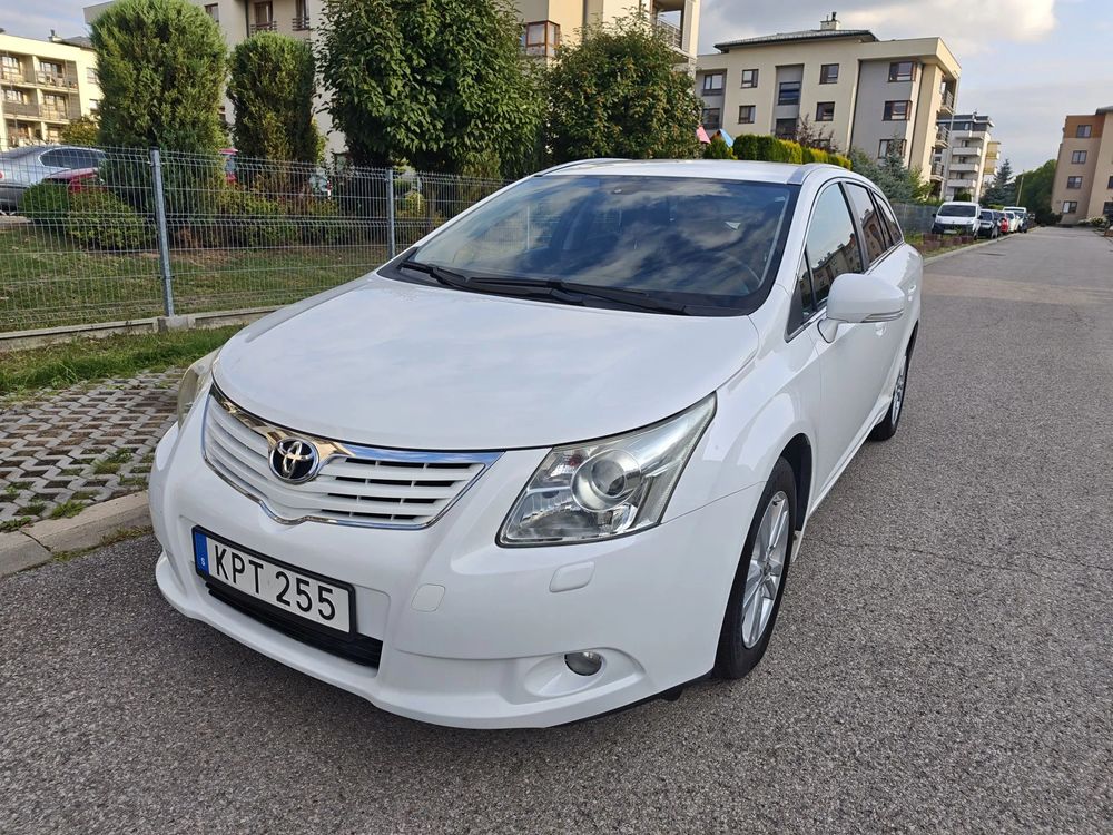 Toyota Avensis III (2009-) 2.0 Sol EU5 2010