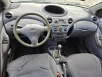 Toyota Yaris 1.0 Base - 5