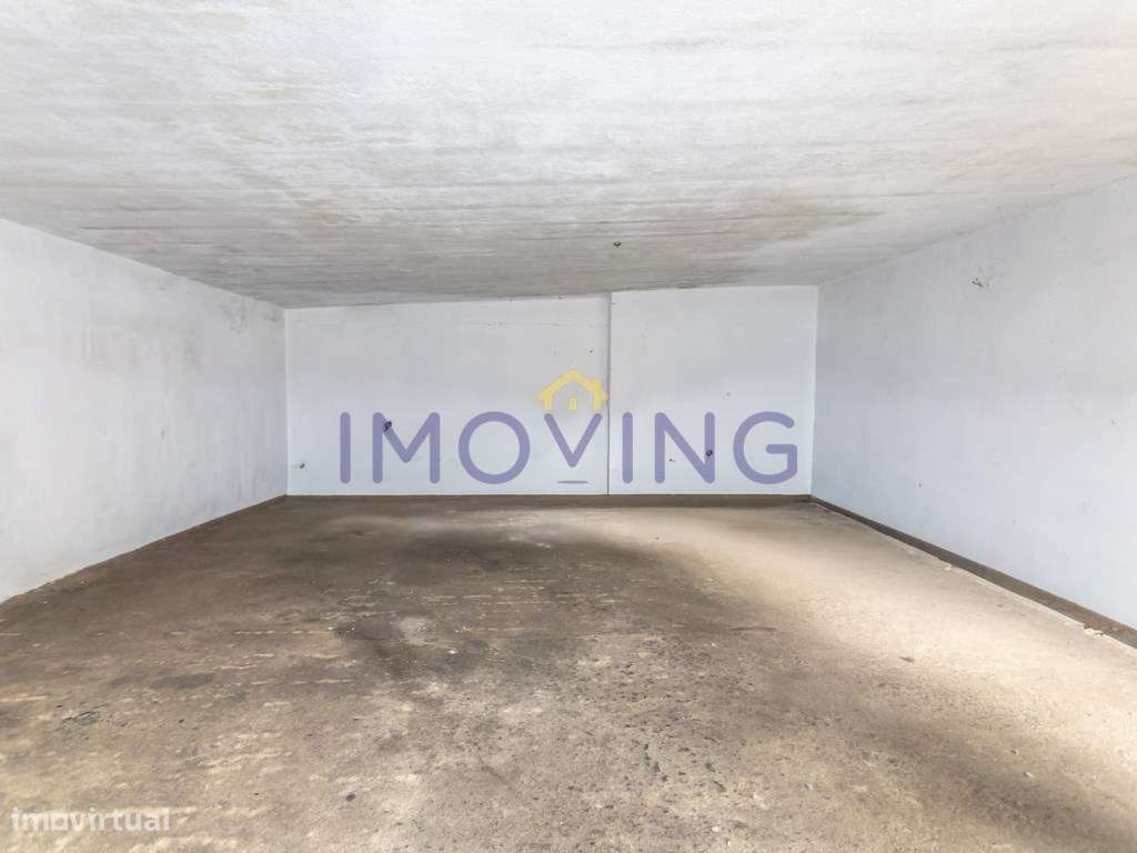 Prédio, moradia e garagens para Investimento-37