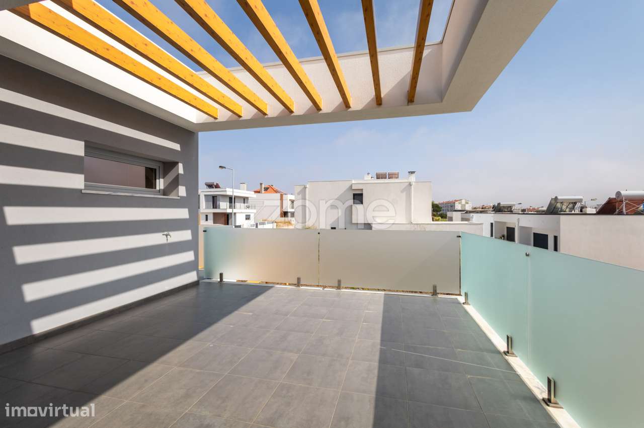 Moradia T3 com piscina na Sobreda-30