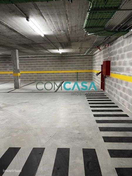 Lugar de Garagem | ao Estadio do Dragão | Vigilancia | Antas Porto - Grande imagem: 4/5