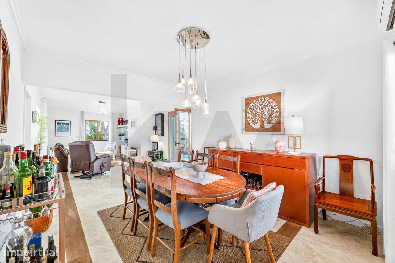 Moradia T4+1 com Piscina Coberta, Jardim e Churrasqueira em Alcoitão,-19