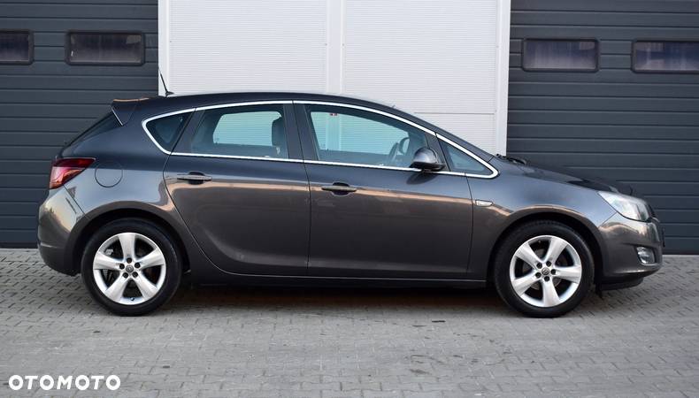 Opel Astra IV 1.4 T Sport - 12