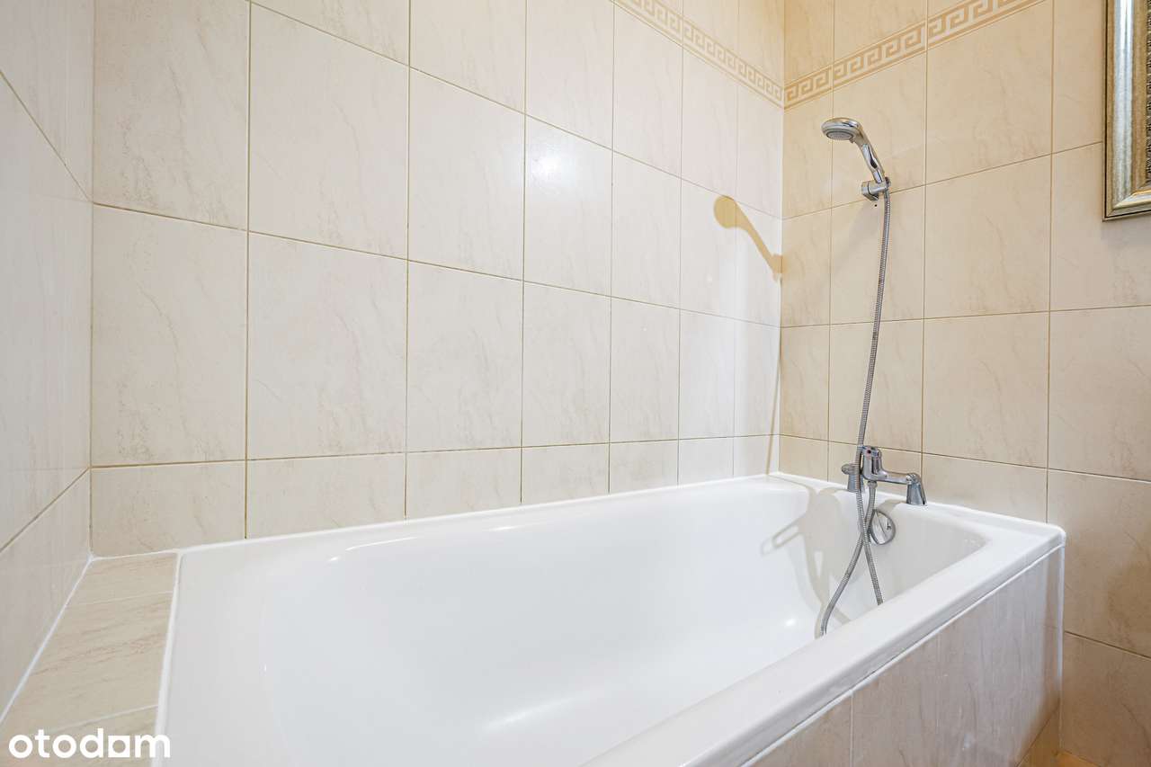 Ursus ul.Górna droga 8 ,2 pokoje ,blok z 2002-9