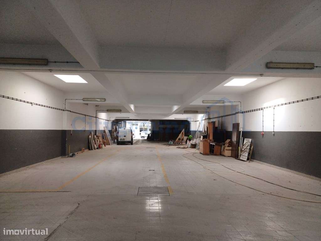 Excelente prédio renovado, de 10 fracções, em Benfica-38