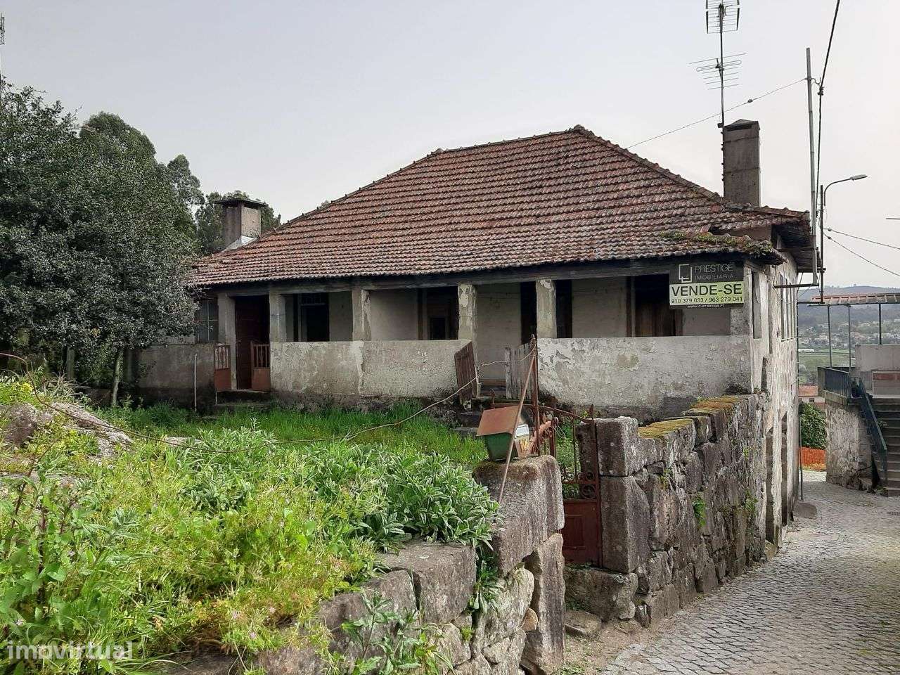 Edifício de duas habitações e terreno Termas São Vicente Penafiel-6