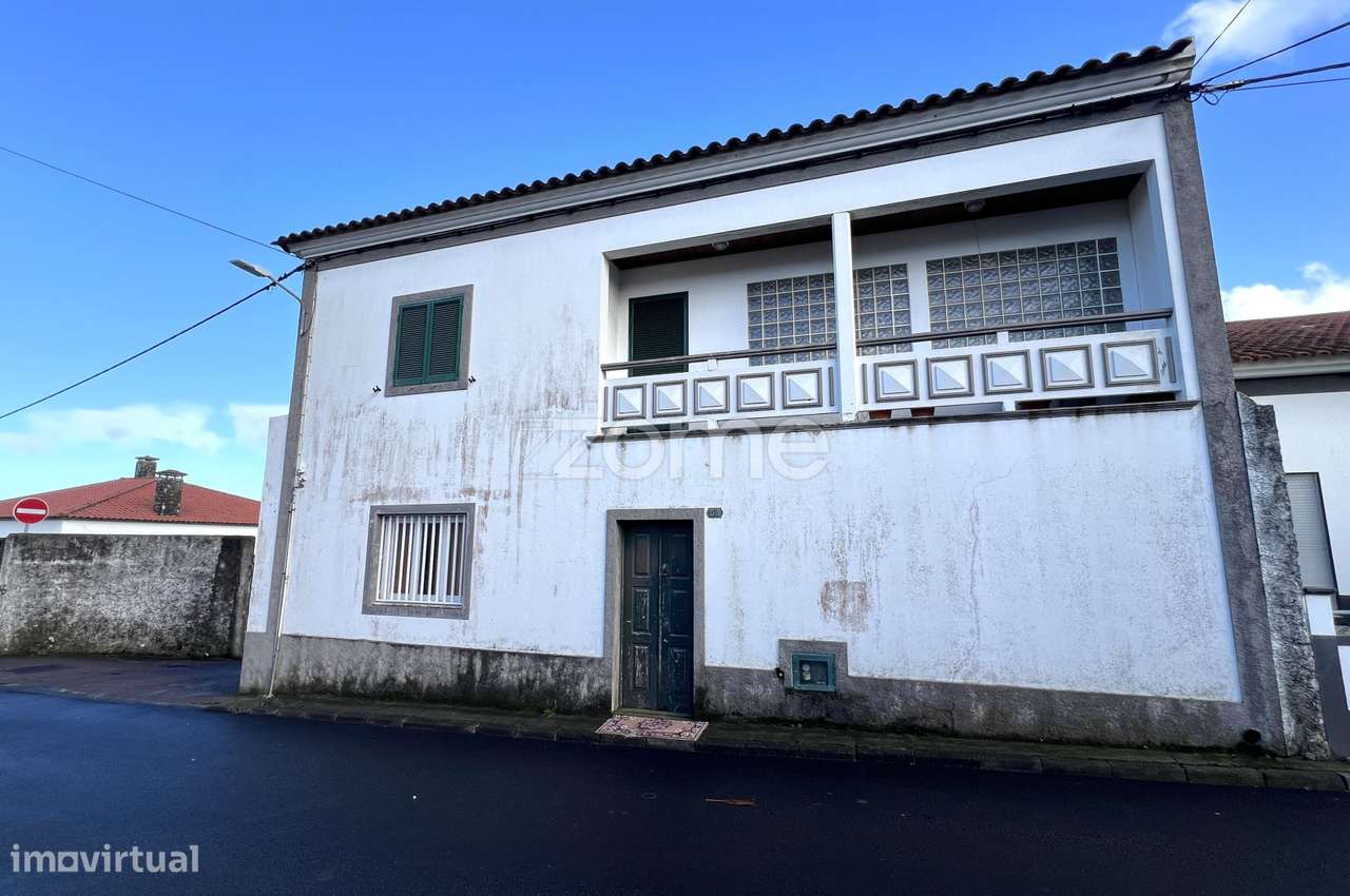 Moradia T4, Armazém e Escritório em Terreno de 2020 m² – Rabo de Pe...-1