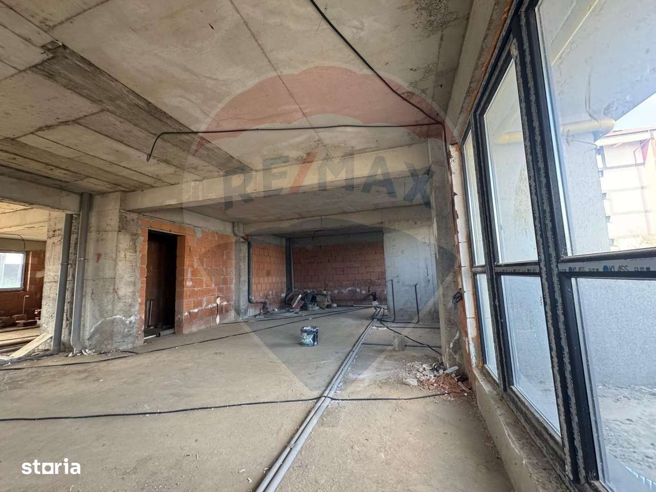 Inchiriere spațiu comercial versatil – Militari Residence - Imagine principală: 4/10