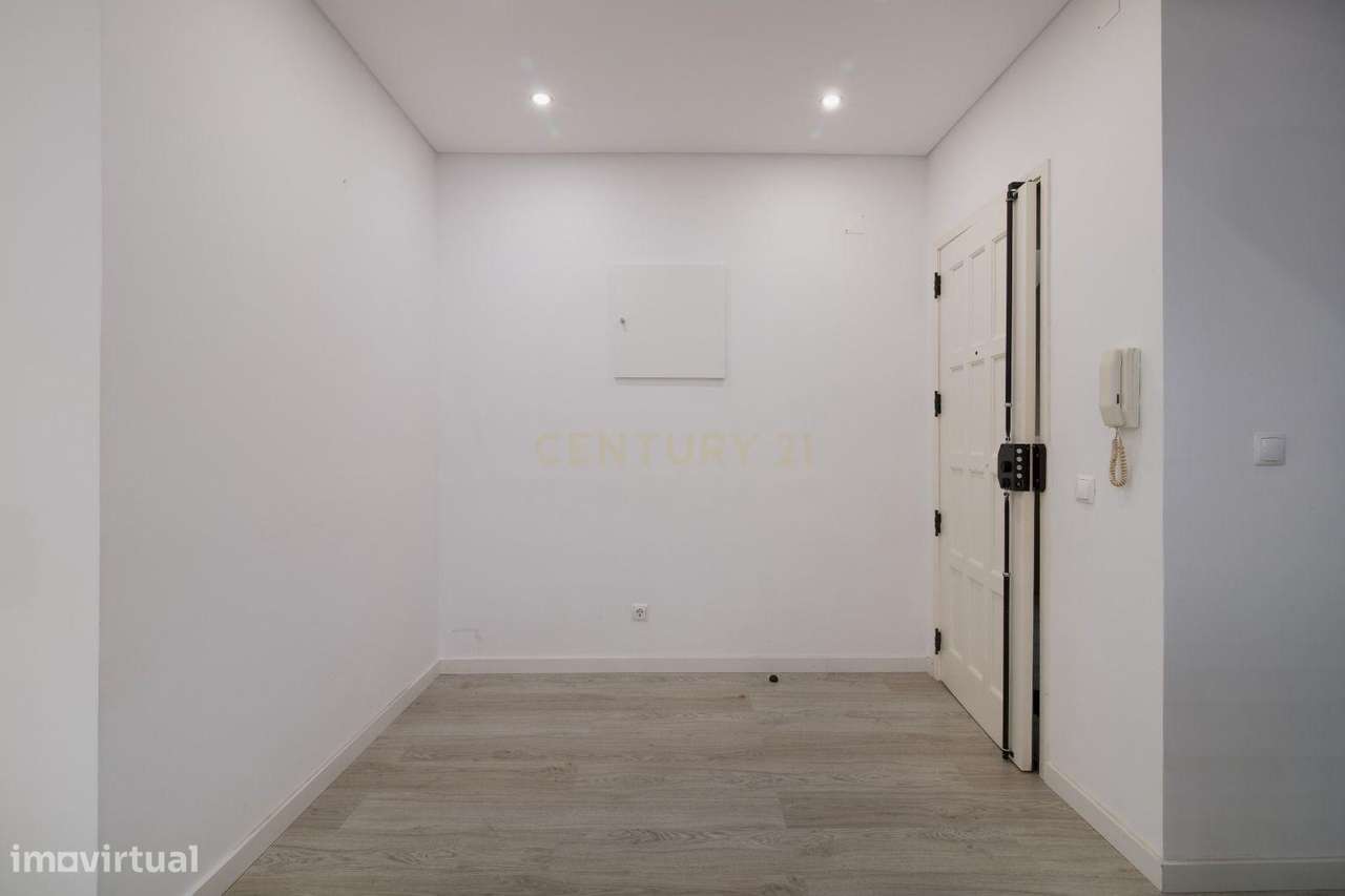 Apartamento T3 Remodelado na Abóboda – Conforto, Modernidade e Localiz-12