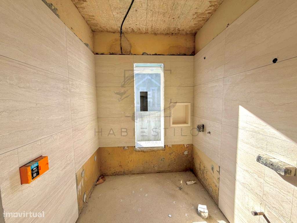 Moradia nova com excelentes áreas-22