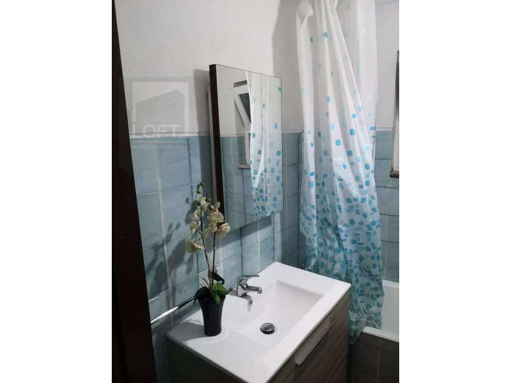 Condomínio com 6 Moradias V2 /V3 Mobiladas e Equipadas-39