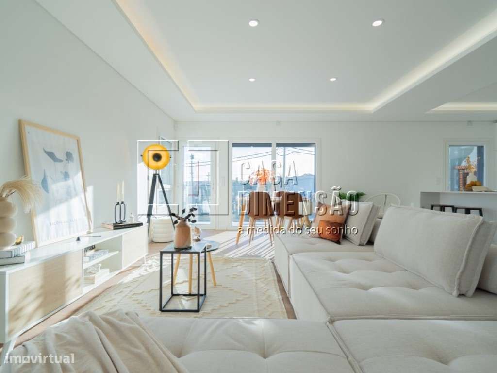 Moradia de tipologia T4+2 na melhor zona da Sobreda, com Piscina, G...-6