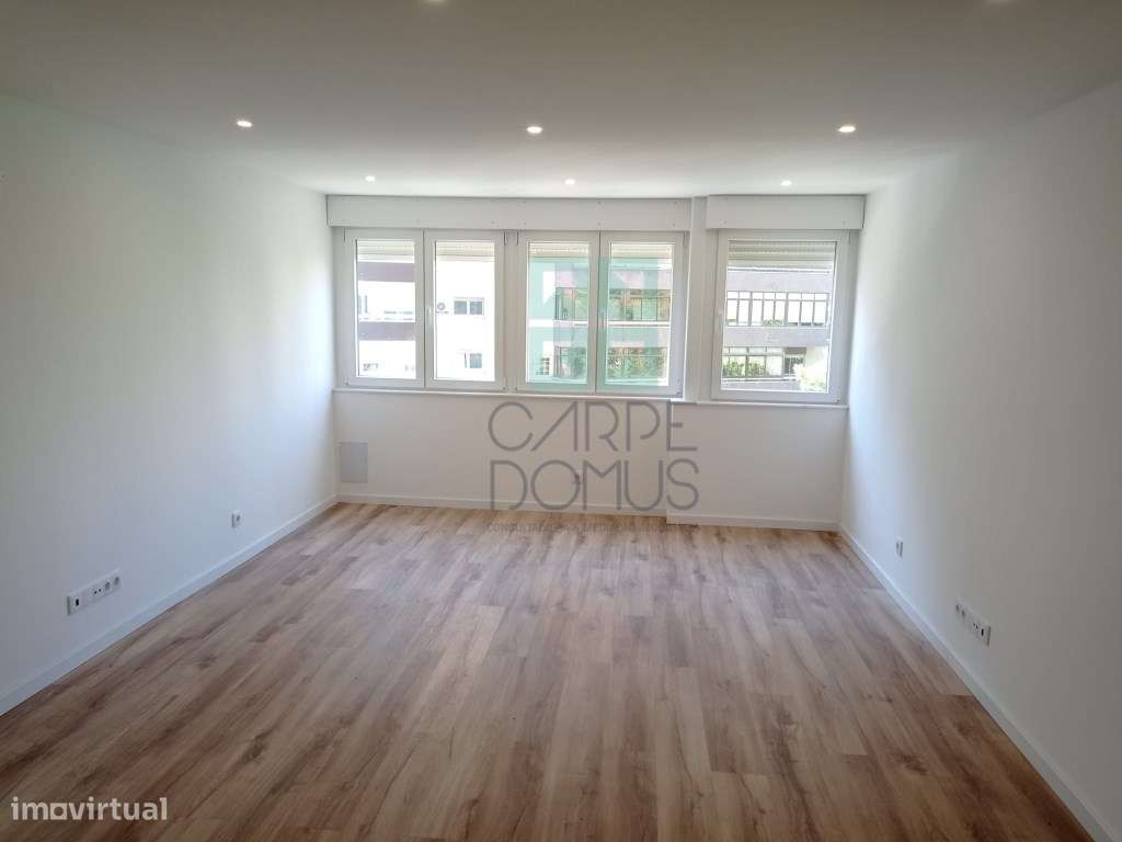 Apartamento T3 , remodelado, no Lumiar - Lisboa-3