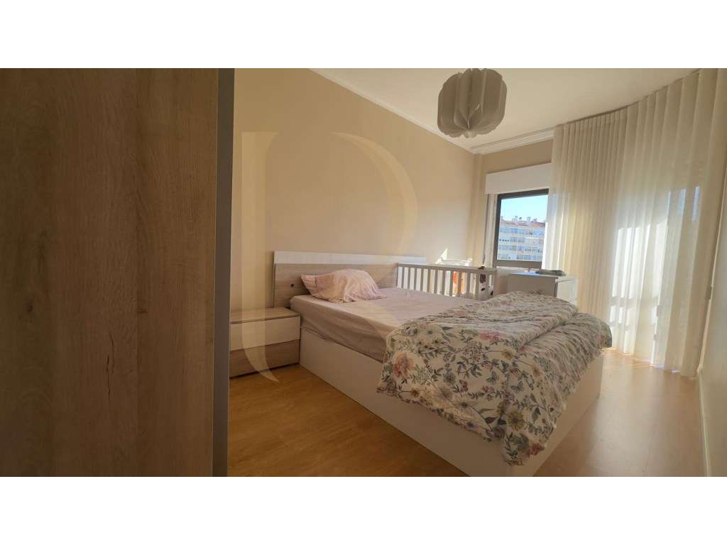 Apartamento T3 com elevador, marquise e arrecadação no Fogueteiro-23