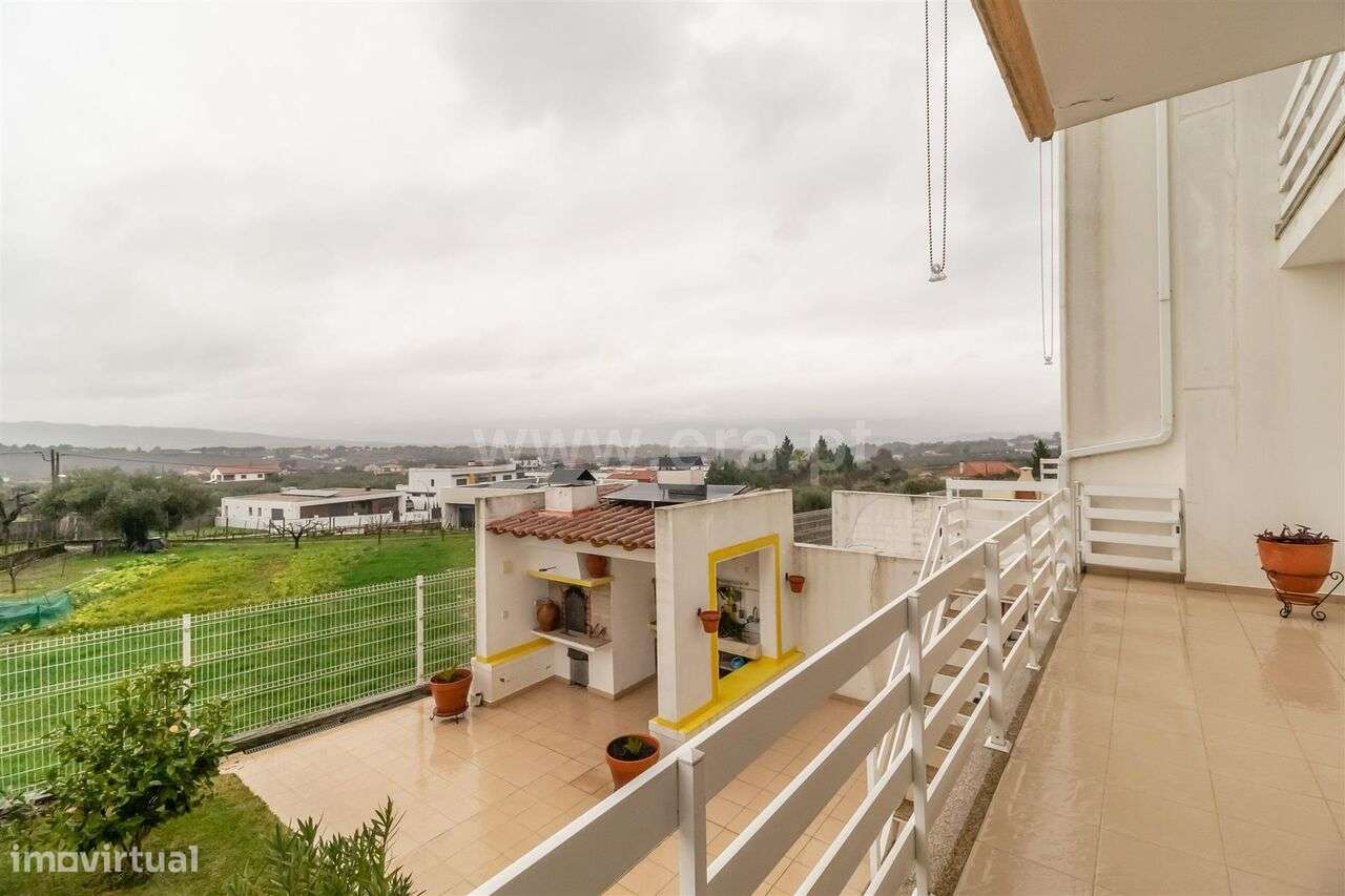 Moradia em Banda T4 / Fundão, Fundão-19