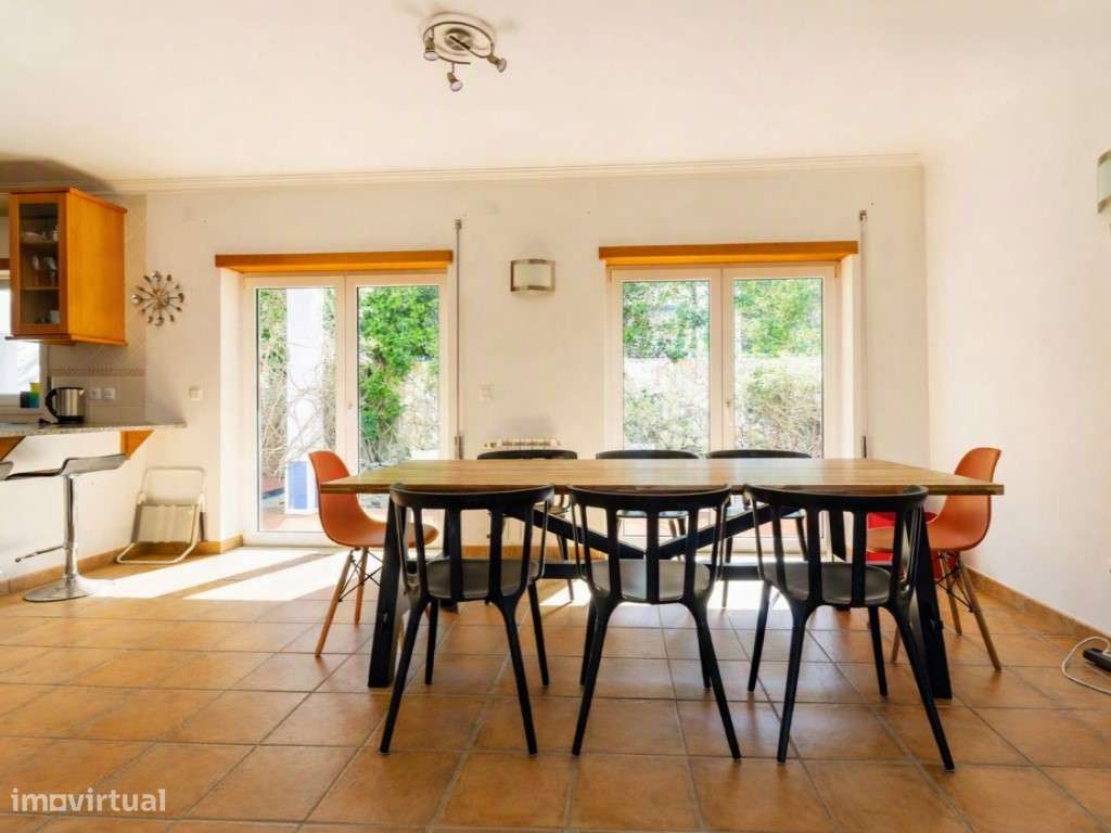 Moradia T4 com Piscina e Jardim nas margens da Lagoa-4