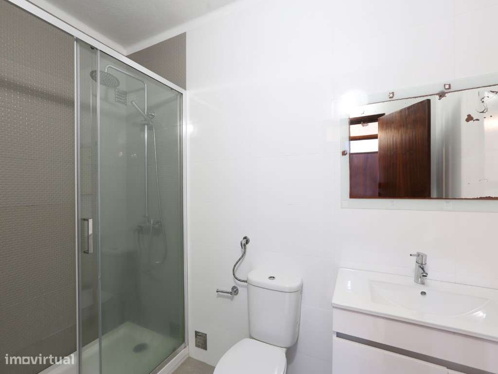 Apartamento T2 com terraço a dois passos da praia, no centro da Nazaré-9